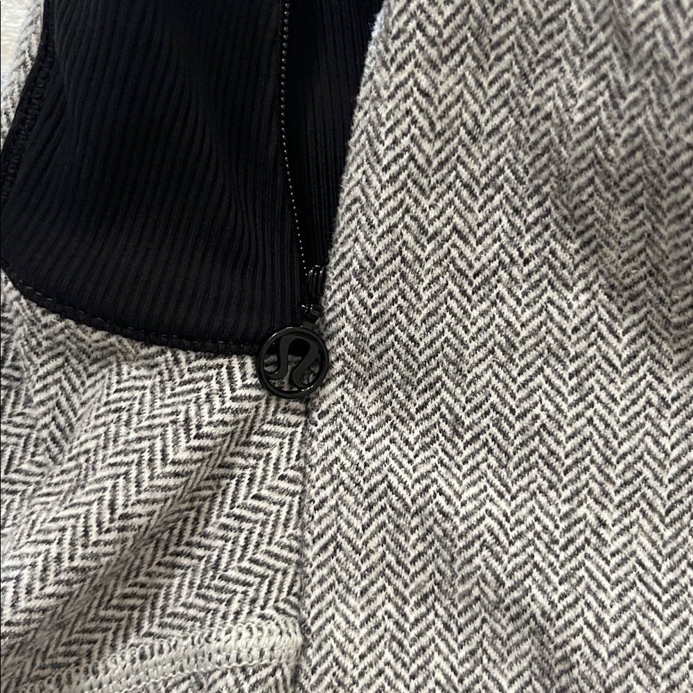Lululemon Athletica Gray and Black Quarter-Zip Pullover - Picture 9 of 13
